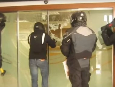 Προσήχθησαν 10 μέλη του Ρουβίκωνα για την επίθεση στο υπουργείο Αγροτικής Ανάπτυξης 